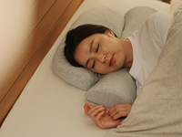 首と肩がホッとする枕PLUS