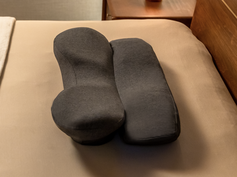 首と肩がホッとする枕サイドフィット